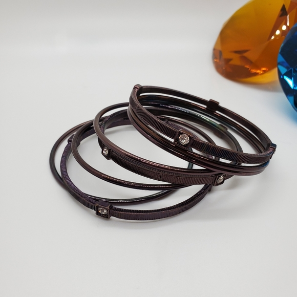 Boutique Jewelry - 🚨🚨3/$25 SALE🚨🚨•Set of 8• Burgundy/brown bangles w/rhinestones